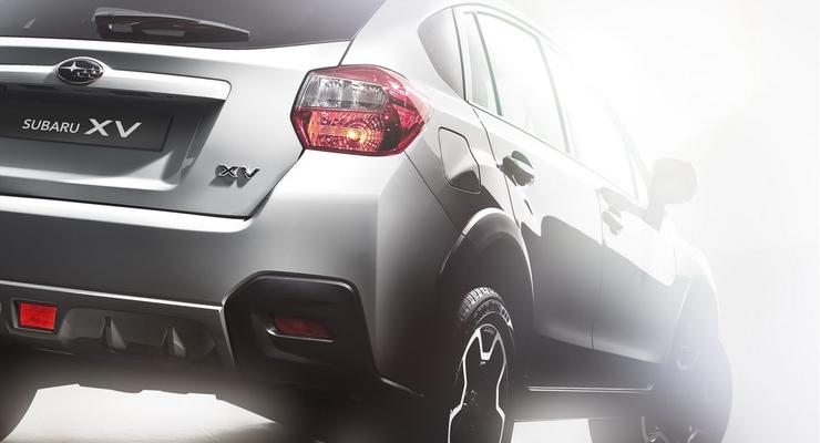 Subaru и Honda обнажили задние части новых моделей