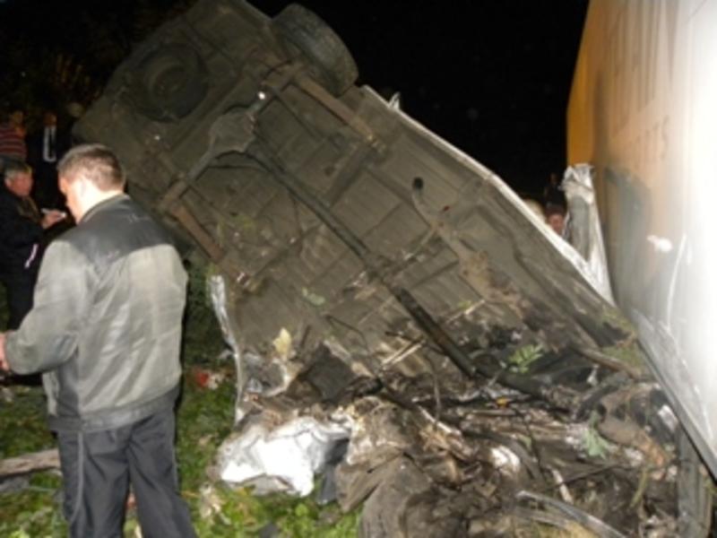 Автокатастрофа: фура убила 10 человек в маршрутке / chernihiv.mns.gov.ua