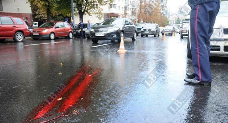 В Киеве милиционер сбил девушку на переходе