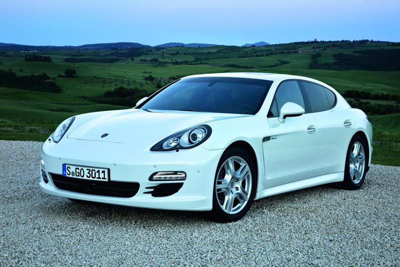 Самый экономичный Porsche появился в Украине / Porsche