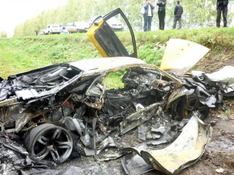 Новенький Lamborghini протаранил Aveo и сгорел дотла / 52.mchs.gov.ru