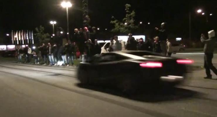 Прыжок через едущий навстречу Lamborghini