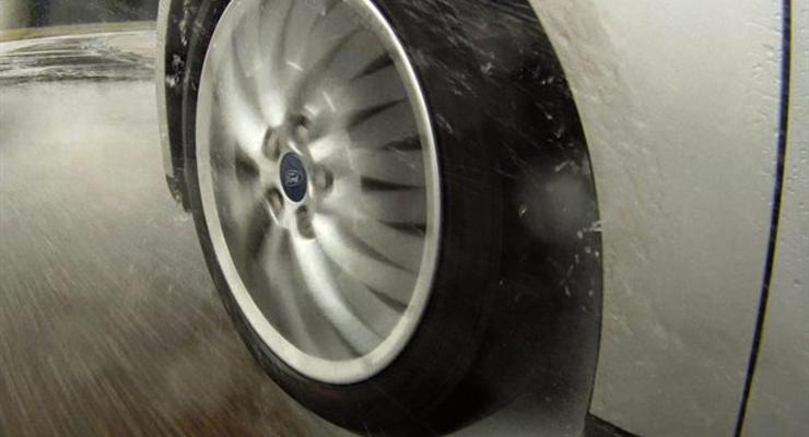 Тест зимних шин на мокрой дороге (ВИДЕО)