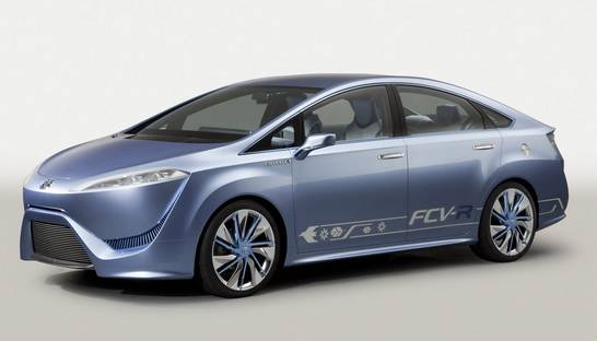 Новая водородная Toyota станет на конвейер