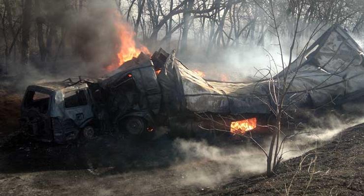 Mitsubishi врезался в Камаз – машины и водители сгорели