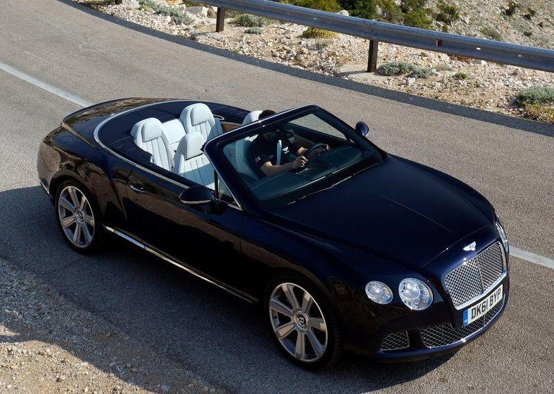 Playboy выбрал лучшие автомобили уходящего года / Bentley
