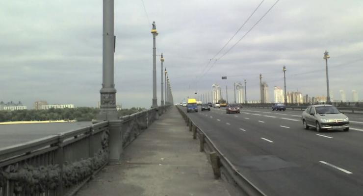 Закрыт заезд на мост Патона с Набережного шоссе