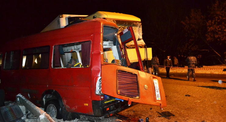 Под Ровно разбился микроавтобус, погибли 9 человек
