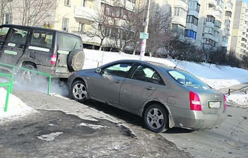 Семь типичных ошибок при парковке зимой / segodnya.ua