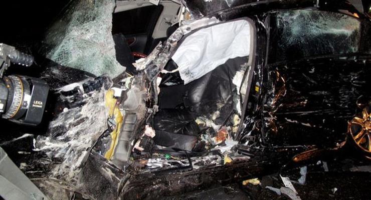 В Киеве на встречке разбился Lexus, водитель погиб