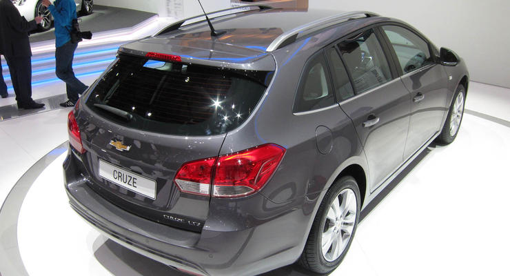 Hyundai и Chevrolet показали новые универсалы С-класса