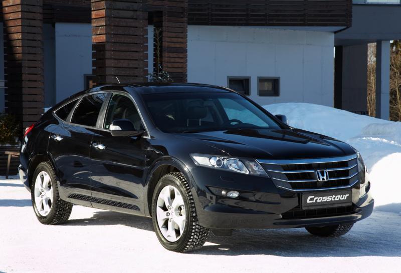 Honda привезла в Украину новинки – Civic и Crosstour / Honda