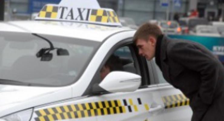 Таксистов обяжут работать по карточкам, иначе штраф
