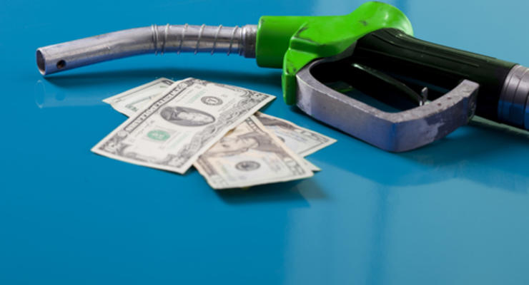 Акциз на бензин хотят привязать к ценам на нефть