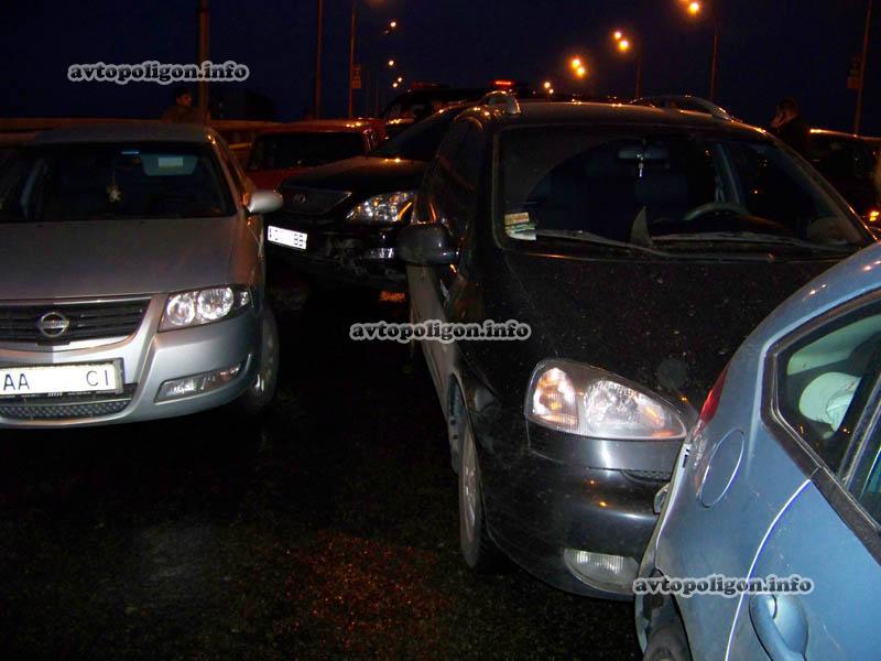 Лихач на Volkswagen разбил в Киеве 9 машин (ФОТО, ВИДЕО) / autopoligon.info