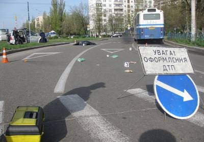 В Киеве водитель без прав задавил женщину на переходе