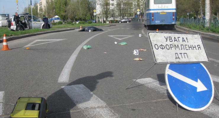 В Киеве водитель без прав задавил женщину на переходе