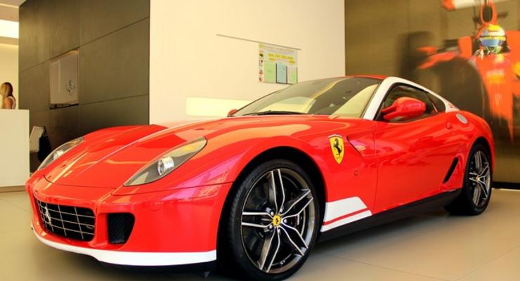 Эксклюзивный Ferrari за 350 тысяч евро привезли в Киев