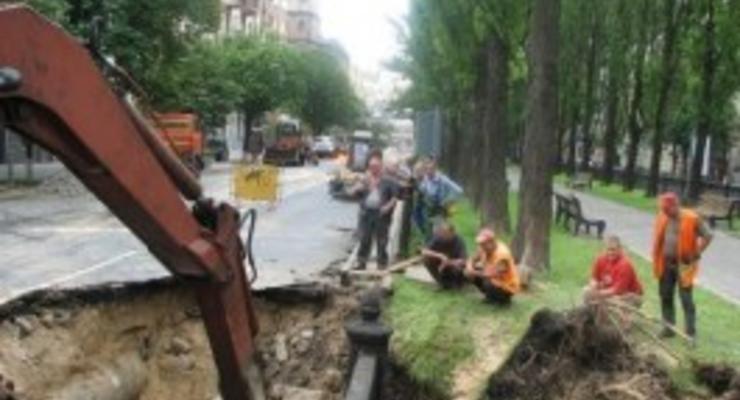 Центр Киева перекрыли из-за провала проезжей части