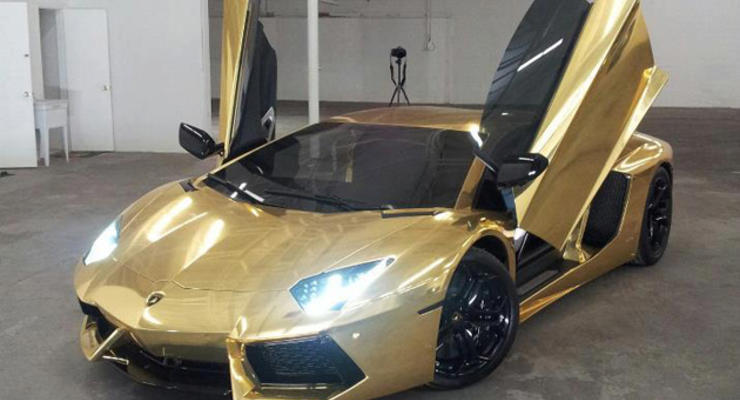 Первый золотой Lamborghini Aventador попался полиции