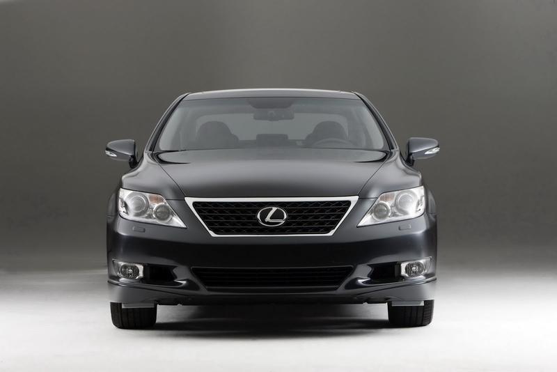 Китайцы рассекретили новый дизайн седана Lexus LS / Lexus