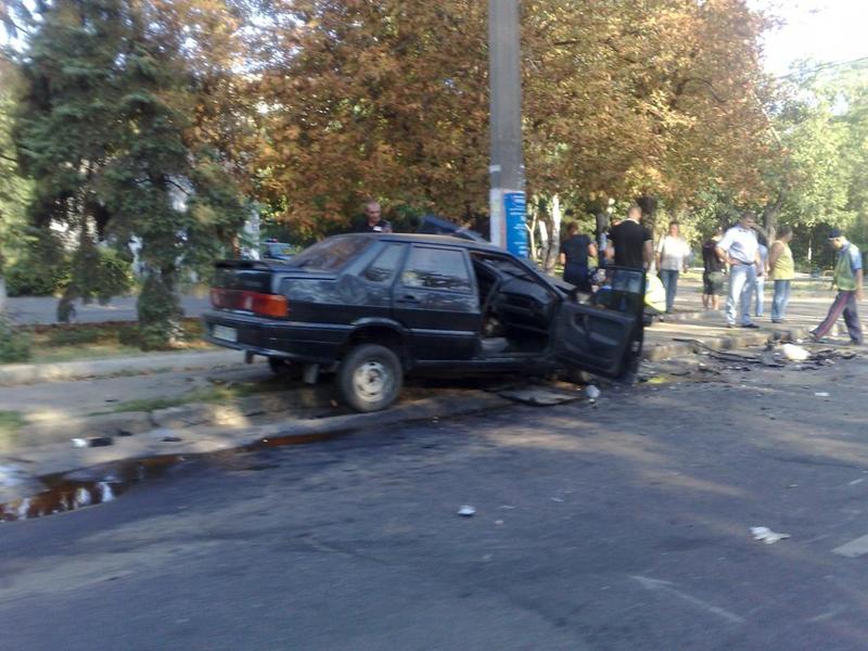 Одессит на Range Rover разбил раритетный кабриолет / forum.od.ua
