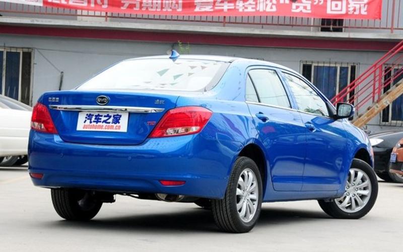 Вышел китайский автомобиль, умеющий ездить без водителя / carnewschina.com