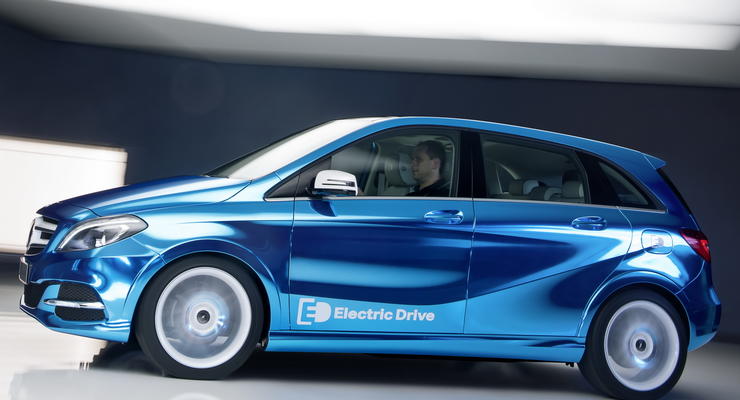 Mercedes показал готовый к производству электрокар