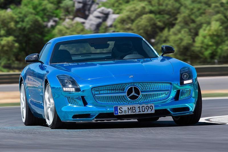 Новый серийный Mercedes получил по мотору на колесо / Mercedes-Benz