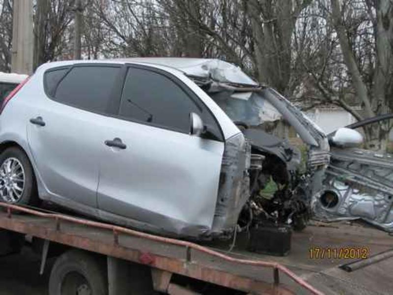 Hyundai разорвало на части, погиб молодой водитель / tehnopolis.com.ua