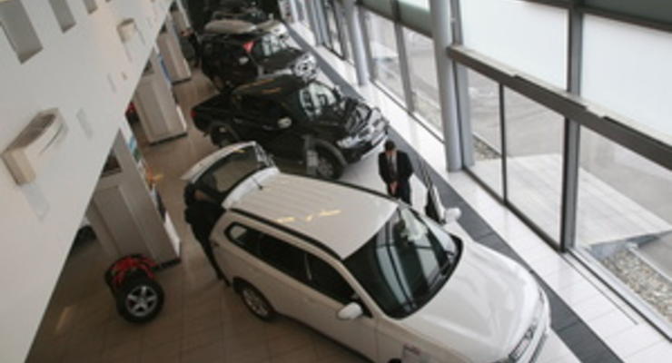 Продажи машин в Украине упали впервые за три года