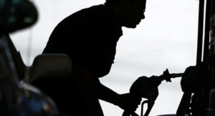 Украинские власти рекомендуют участникам рынка снизить цены на бензин