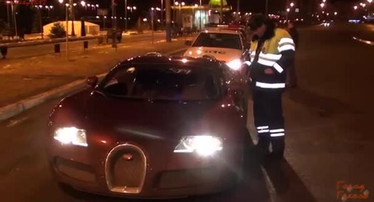 Пойманный гаишниками водитель Bugatti вышел из себя