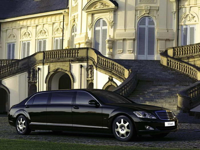 ТОП-10 самых дорогих авто, купленных чиновниками / Mercedes-Benz