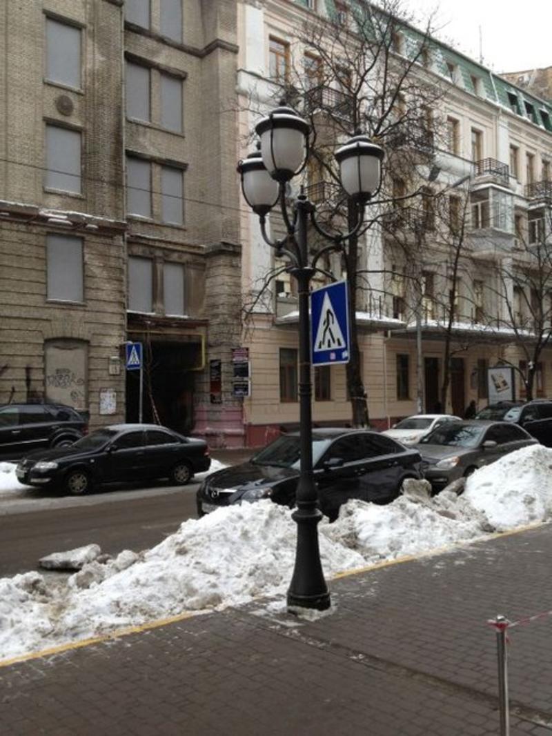 В Киеве водитель Audi избил пешехода и скрылся / segodnya.ua