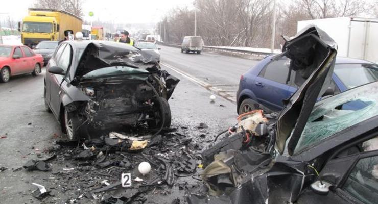 Лобовое столкновение машин в Киеве унесло две жизни