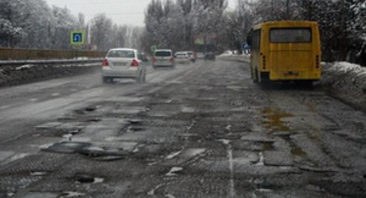 Фотогалерея: Яма на яме. Снимки разбитых украинских дорог от читателей Корреспондент.net