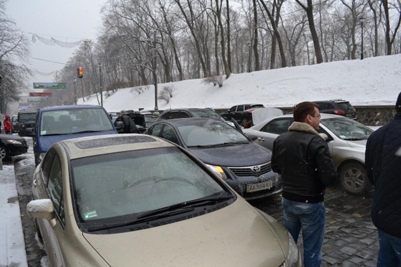 Киевские водители не пускали чиновников в Кабмин / kiev-forum.org