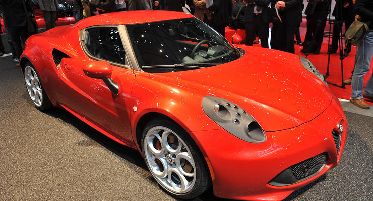 Новая Alfa Romeo 4C отметила премьеру спецверсией