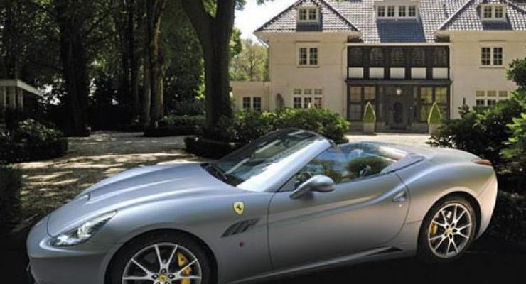 Купите Ferrari и получите роскошную виллу в подарок