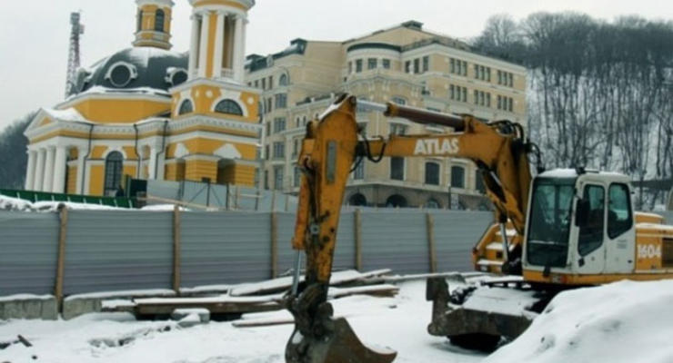 Попов заверил, что Почтовую площадь достроят в срок