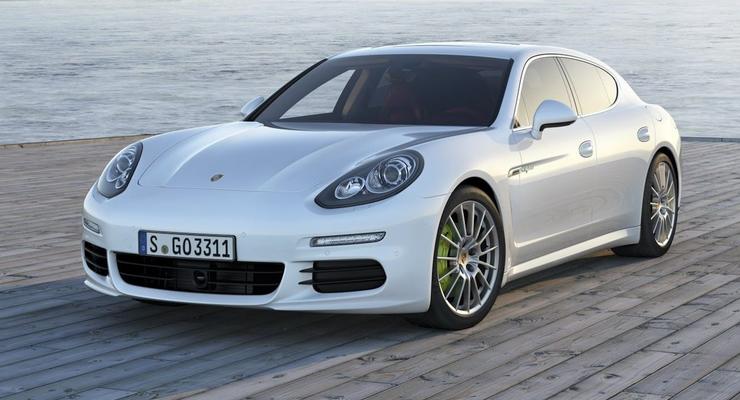 Новый Porsche Panamera получил ценник в Украине