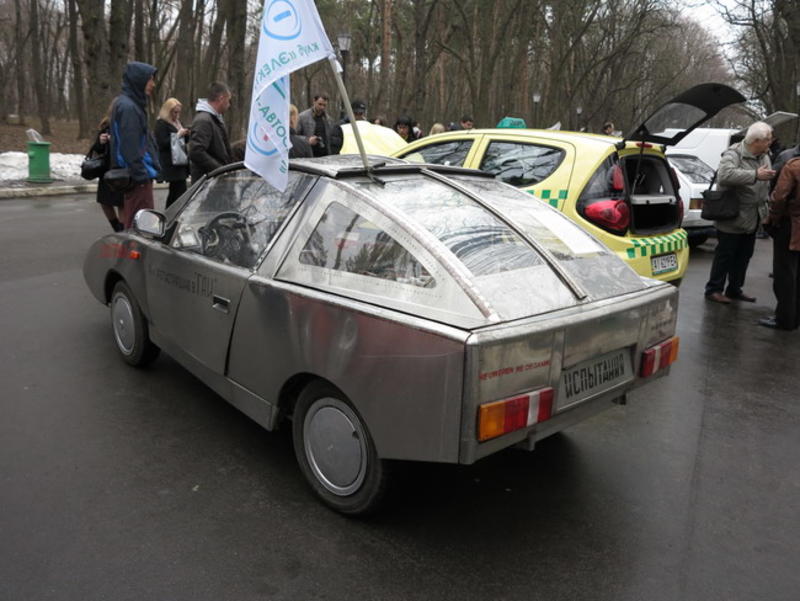 Украинцы сделали электромобиль из нержавейки / autocentre.ua