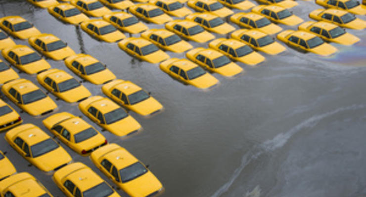 В США продают сотни авто, оставшихся без хозяев после урагана Сэнди