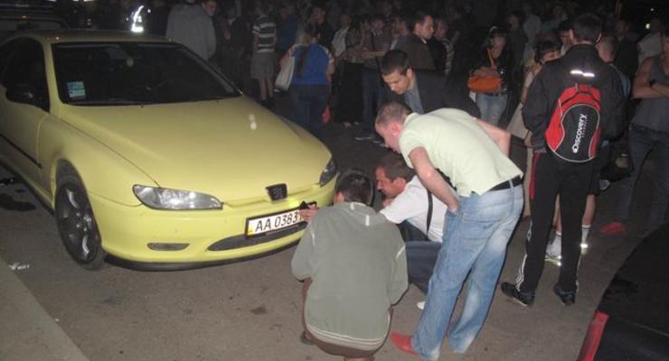 В Киеве толпа чуть не разорвала водителя, давившего людей