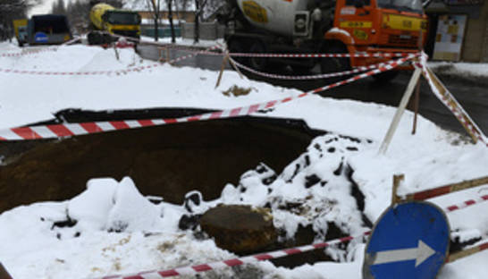 Украинские ухабы: у страны нет шансов избежать разбитых дорог