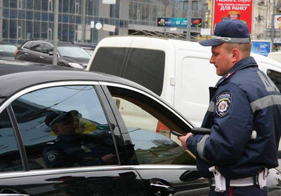 Водителей предложили штрафовать только по минимуму