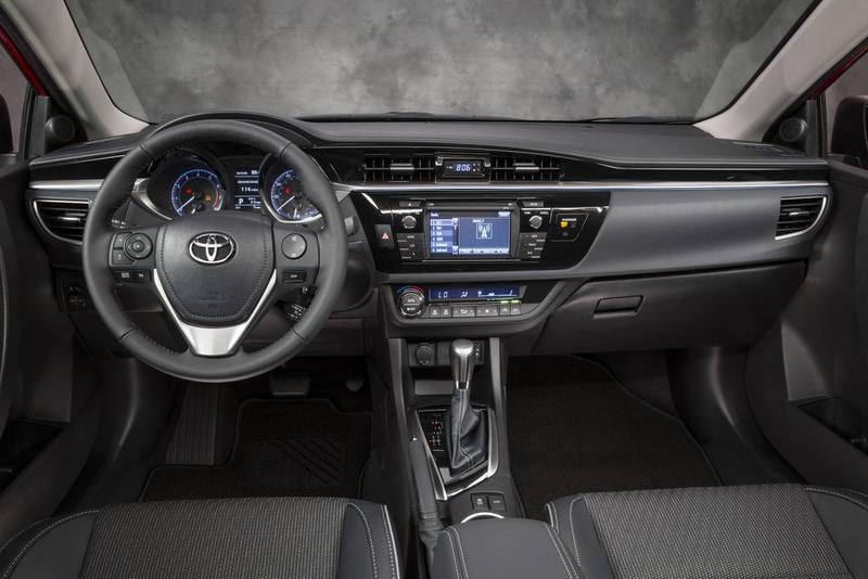 Новая Toyota Corolla рассекречена: фото и видео / Toyota