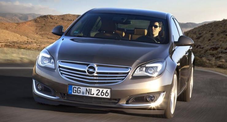 Opel Insignia получил новое «лицо» и новые моторы
