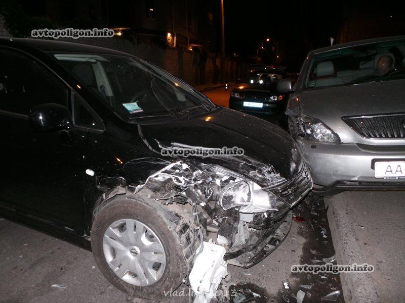 В Киеве пьяная девушка разбила сразу пять автомобилей / avtopoligon.info